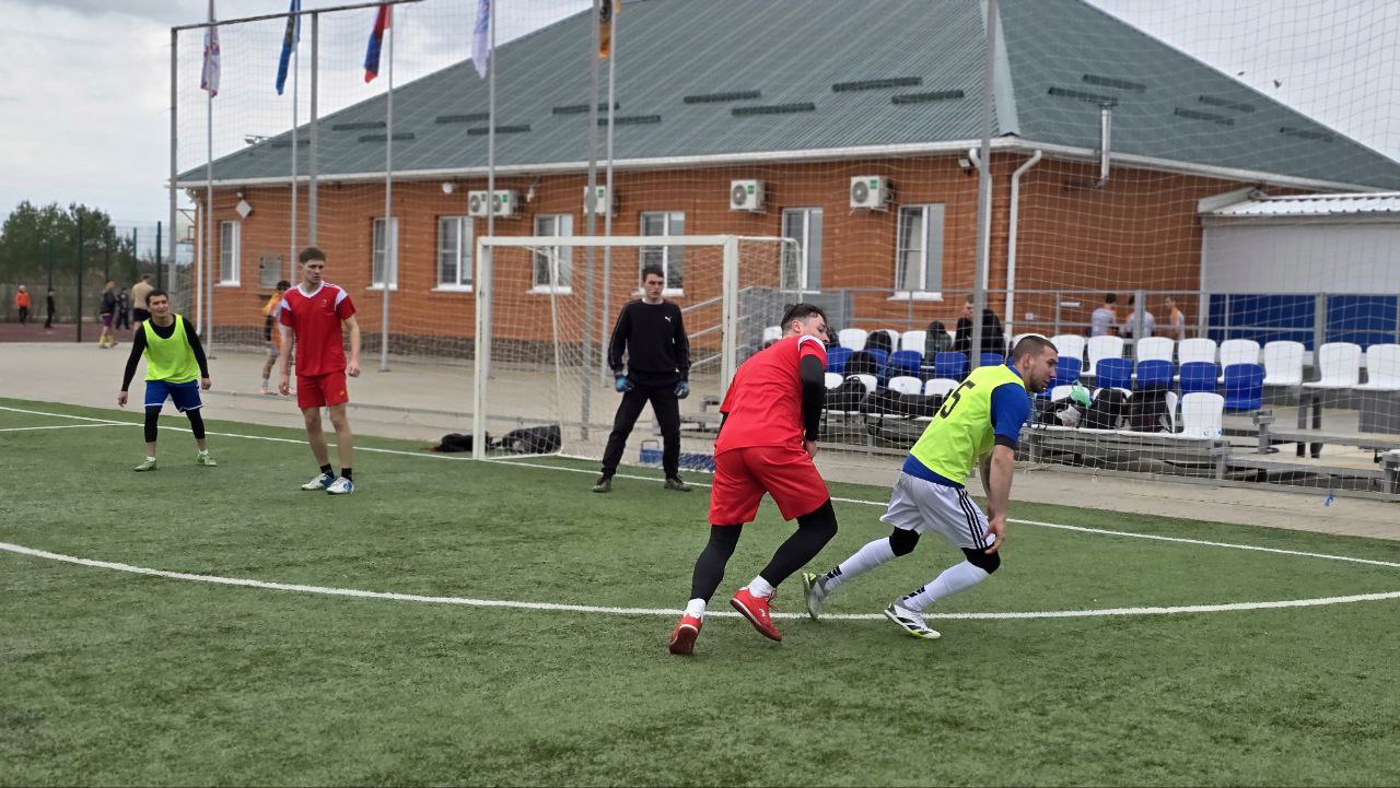⚽️ В спорткомплексе им. Героя Советского Союза Н.З. Попова прошли соревнования по футболу!